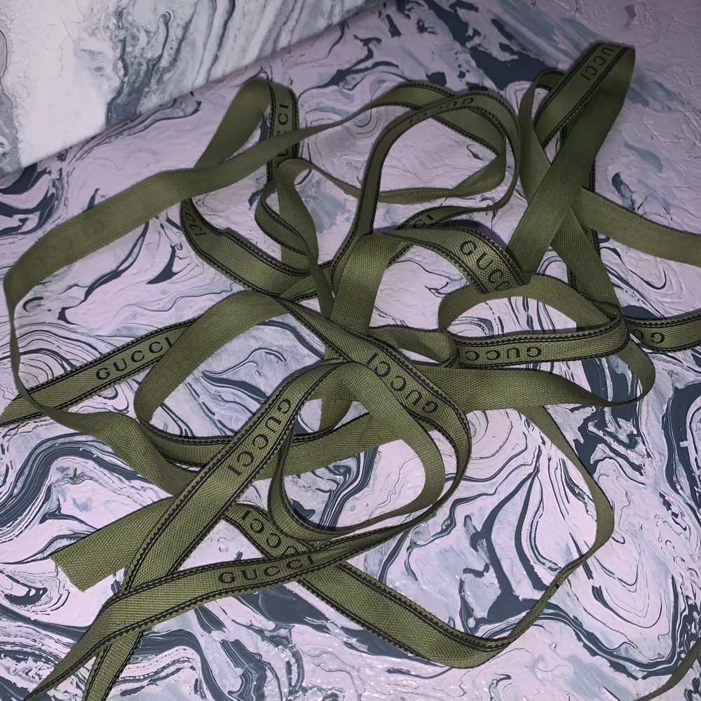 Gucci ribbon green 100 inches ( +/- 2 inches)
